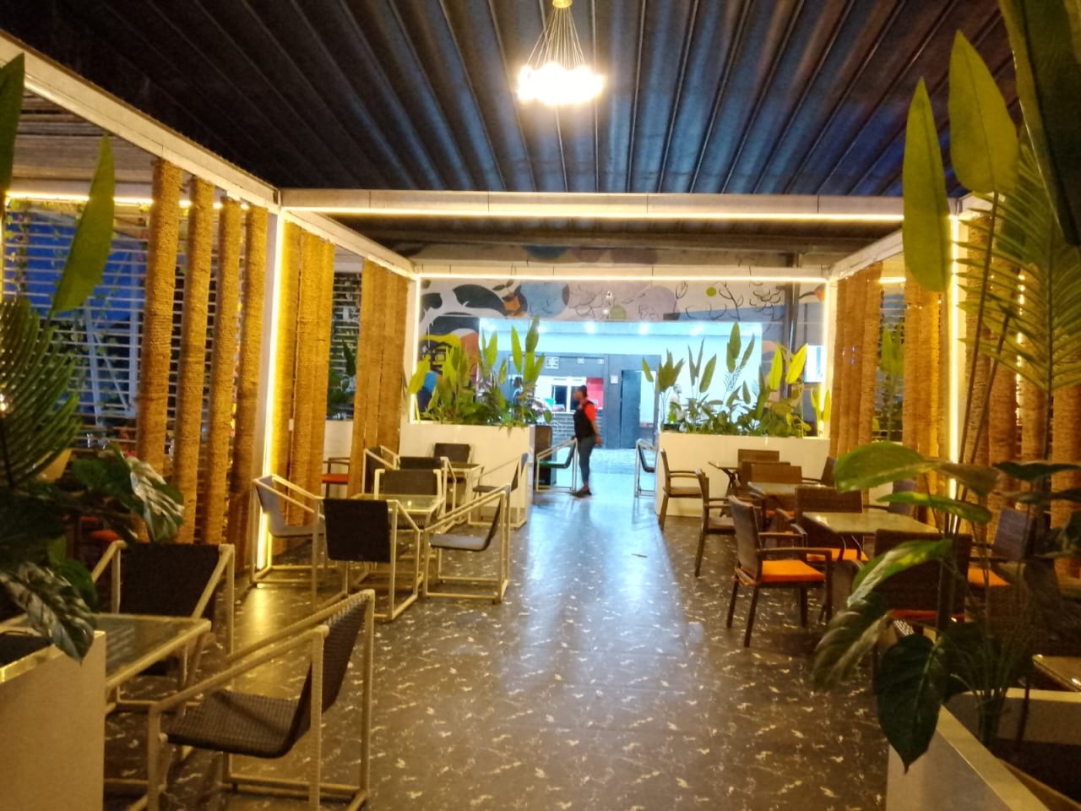 De-Latinos executive lounge interior